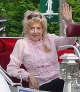 Donna Douglas: Facts, Discussio...